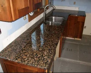 Granit Maron Baltic Pou Top Kitchen